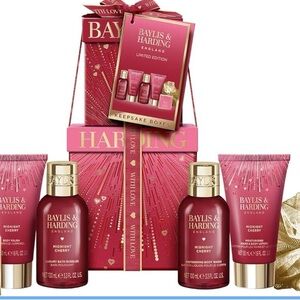 Baylis & Harding Midnight Cherry Body Wash Set - Red